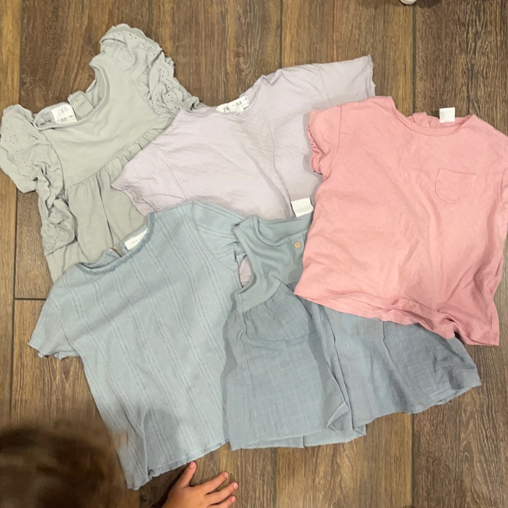 4 zara tees and 1 tank